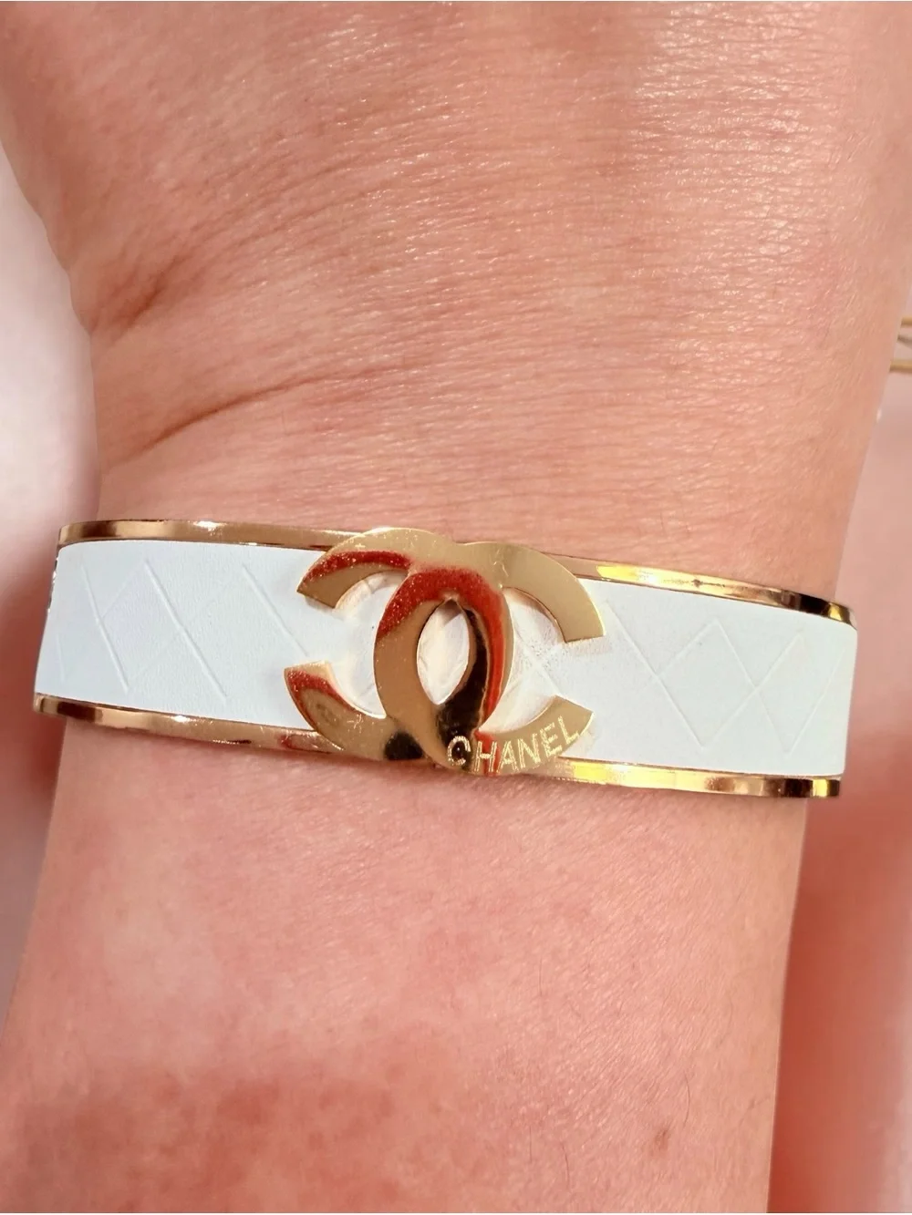 White & Gold Quilted Logo Statement Bangle Bracelet | Fashion | Size 6.5 -7